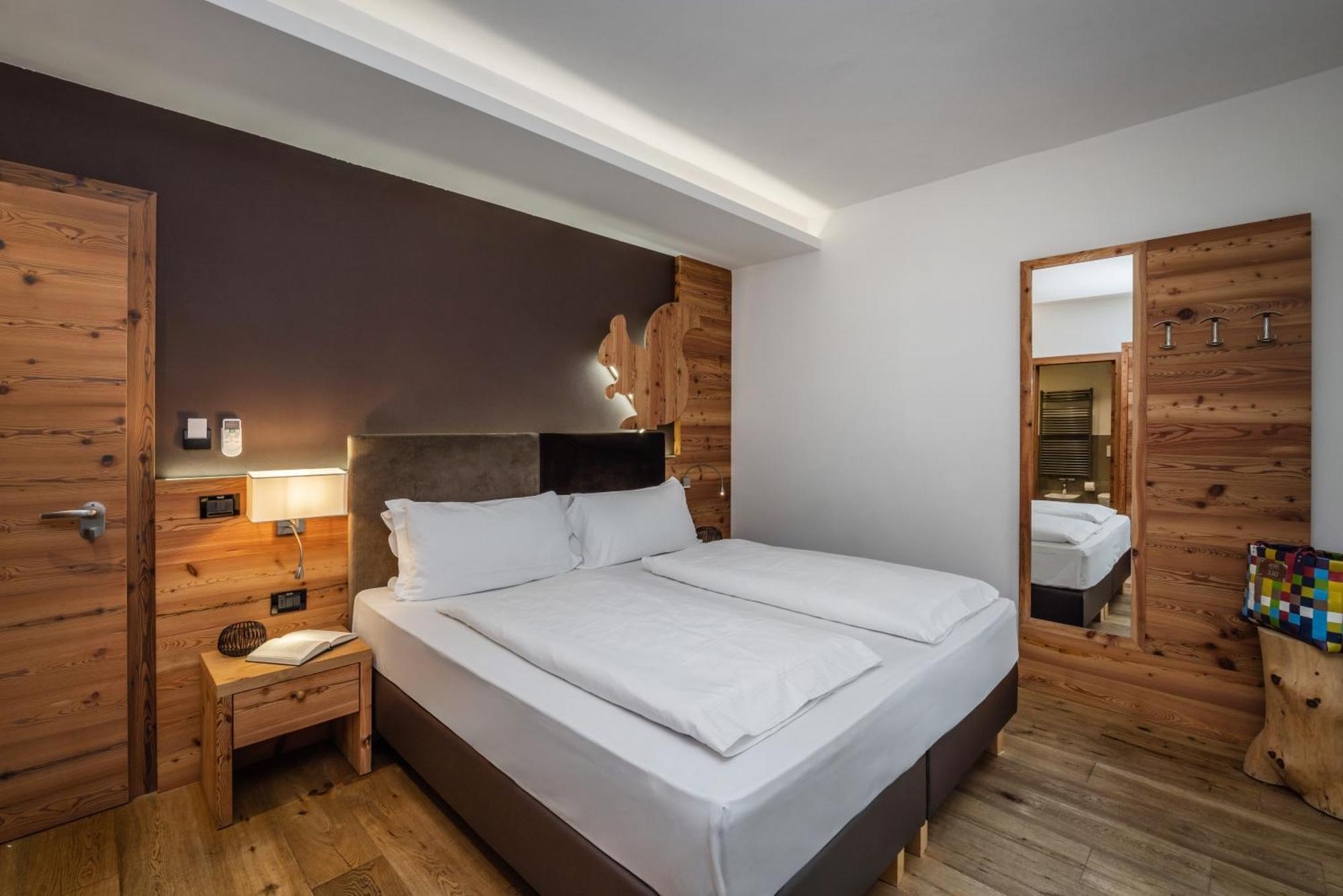 Hotel Ravelli Luxury Spa Меццана Екстер'єр фото
