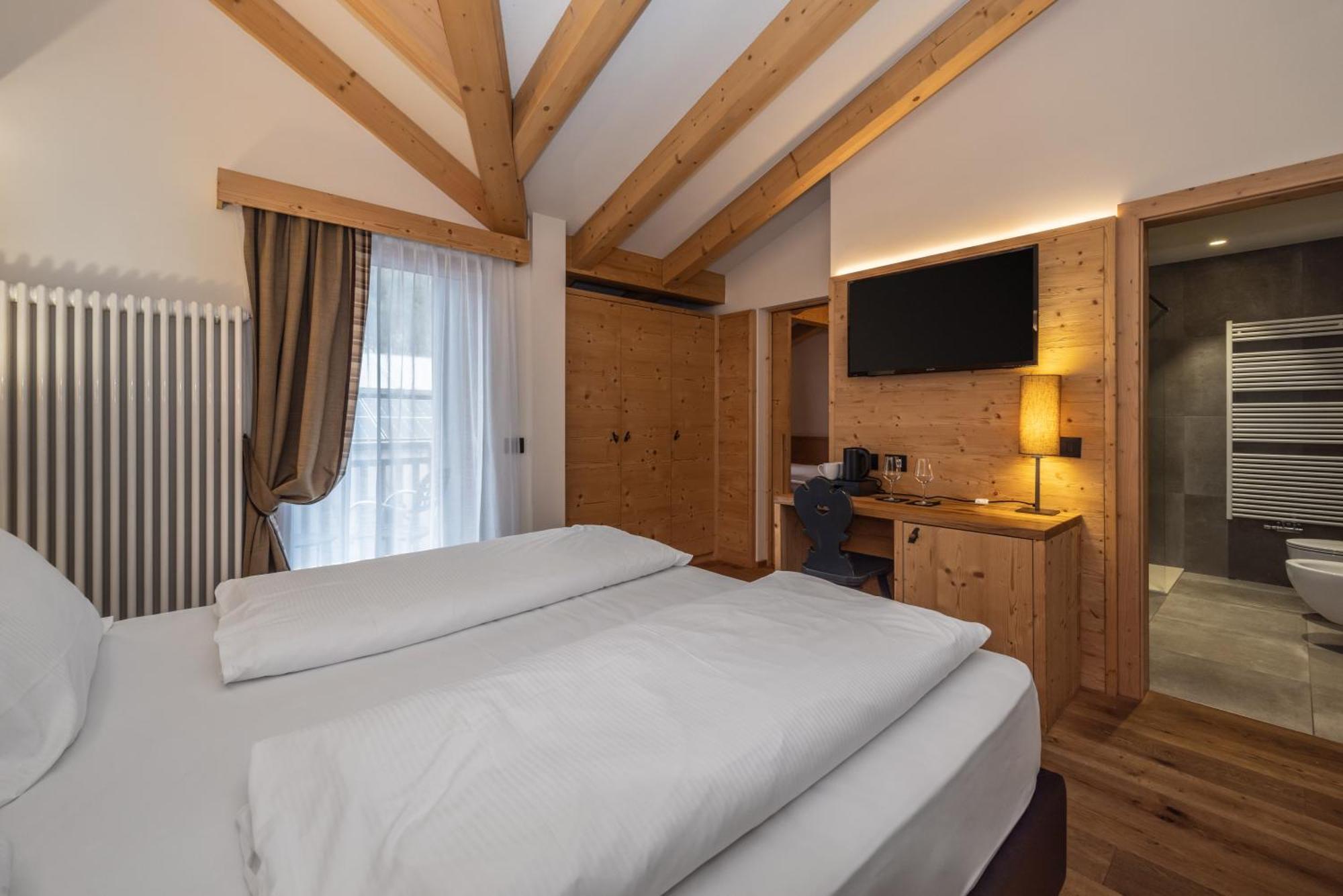 Hotel Ravelli Luxury Spa Меццана Екстер'єр фото