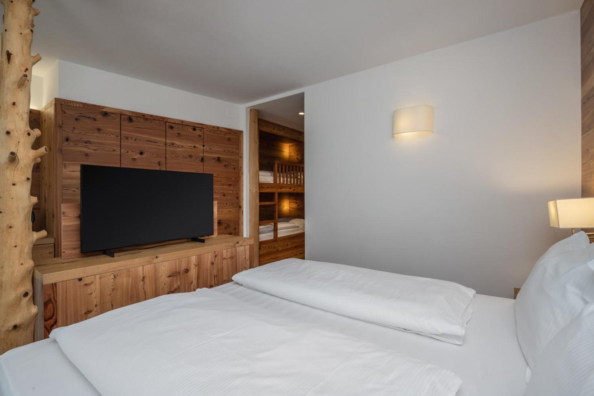 Hotel Ravelli Luxury Spa Меццана Екстер'єр фото