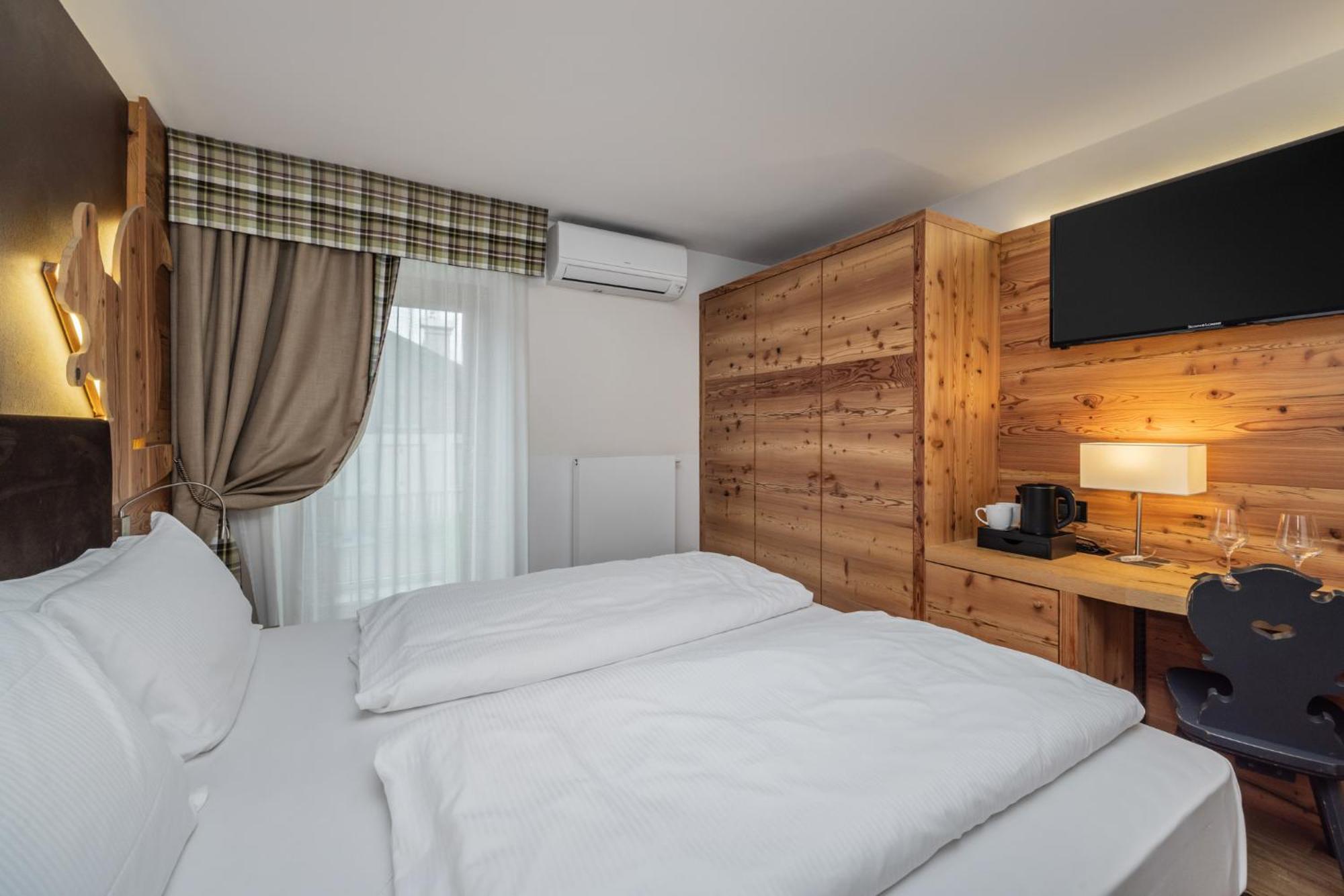 Hotel Ravelli Luxury Spa Меццана Екстер'єр фото