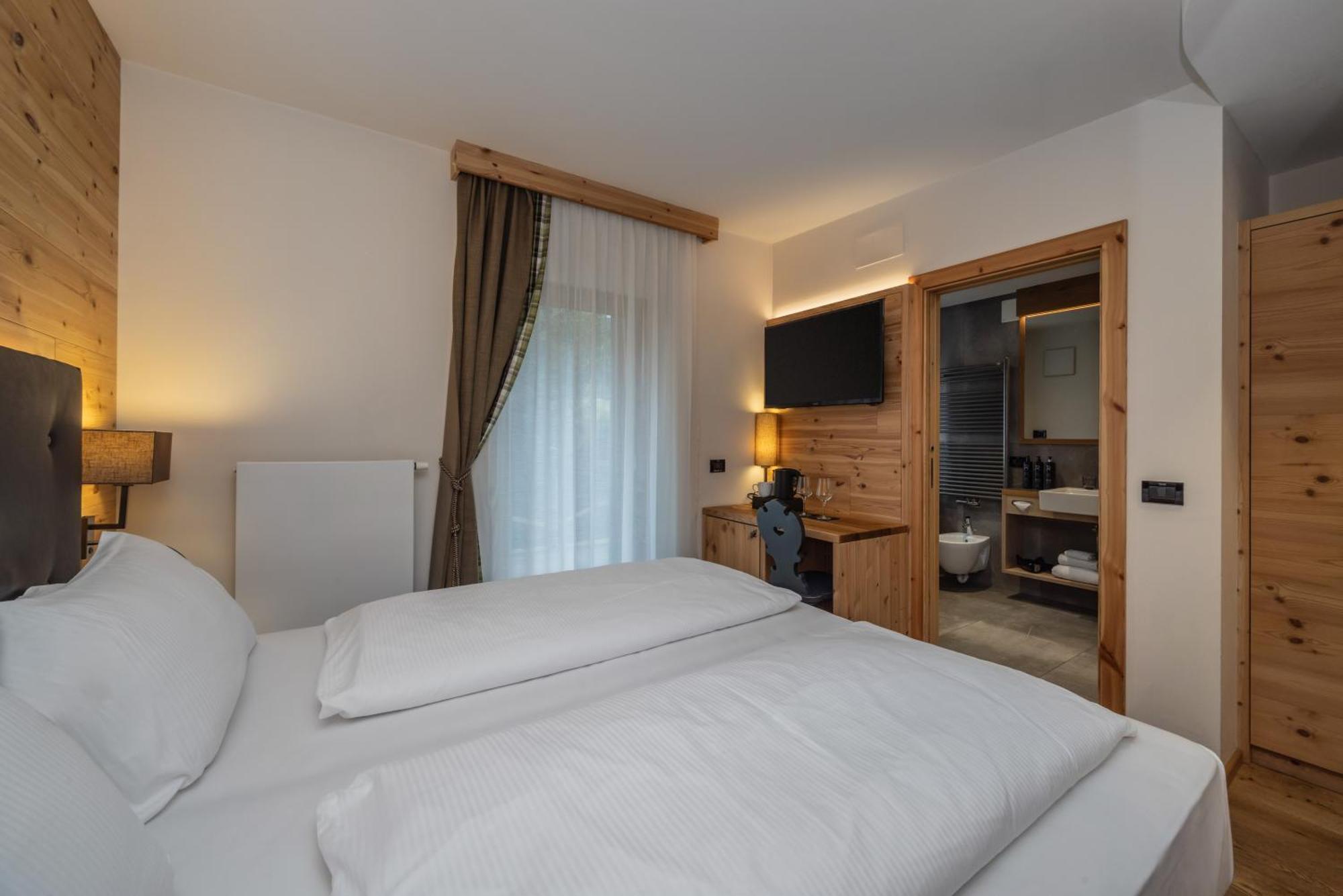 Hotel Ravelli Luxury Spa Меццана Екстер'єр фото